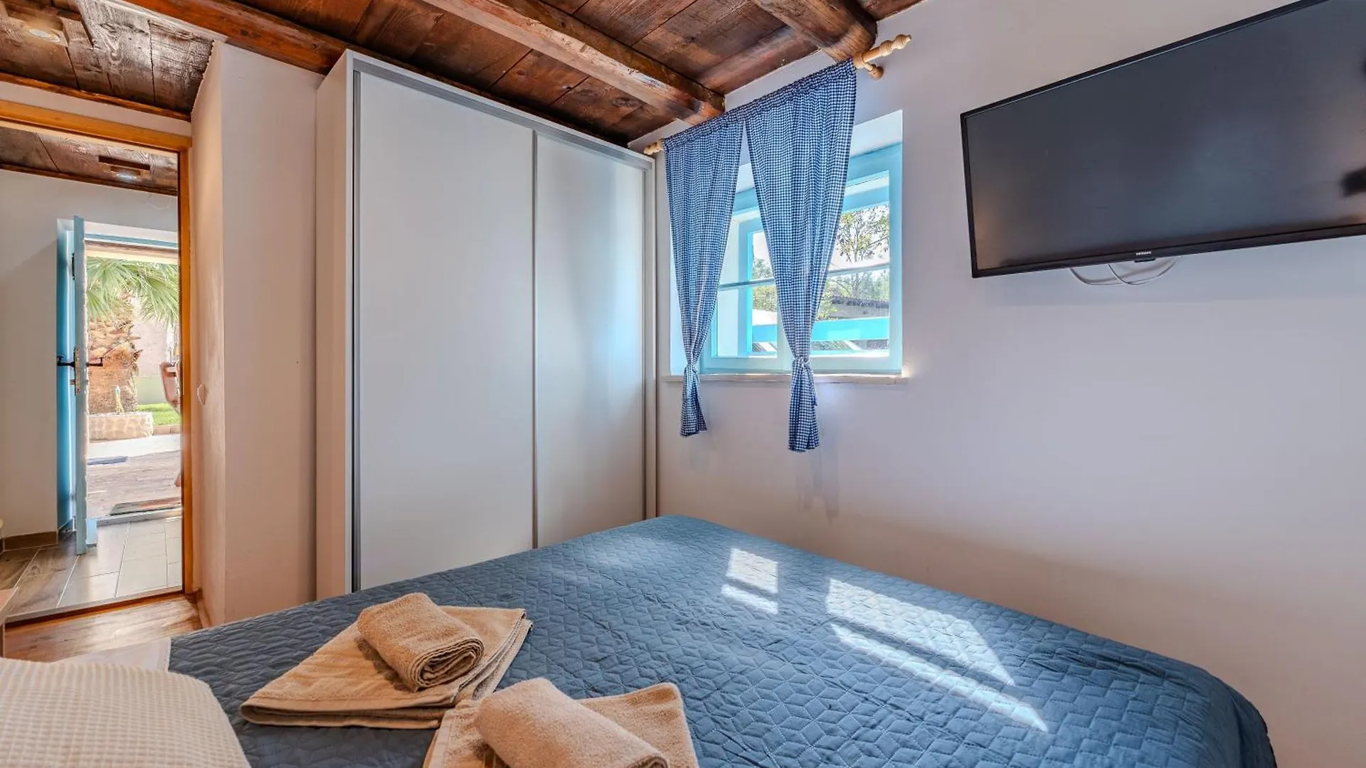 Holiday House Maja In Privlaka With Barbecue And Private Garden - By Ta Leut Agency 0*, Privlaka (Zadar)
