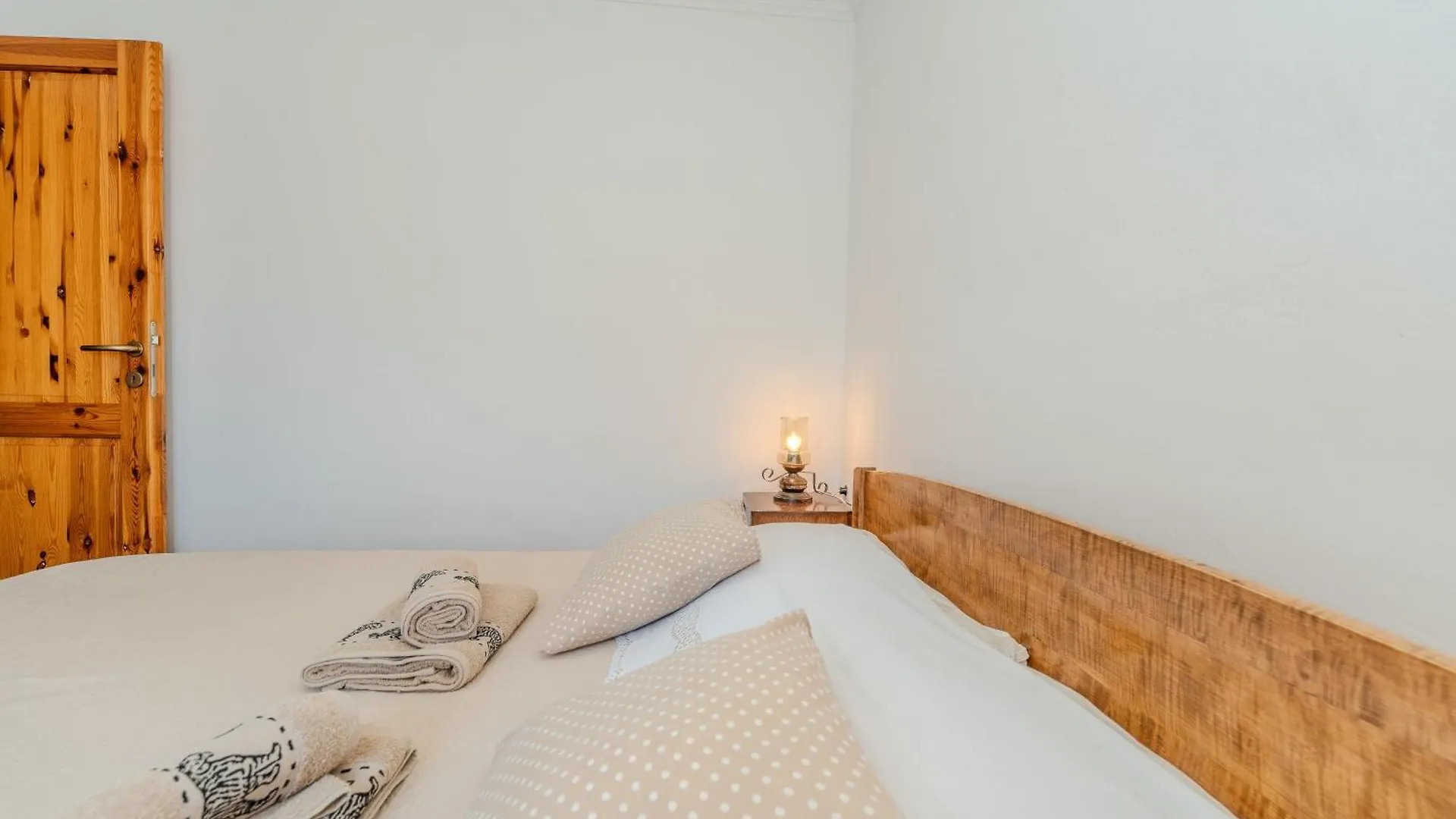 Holiday House Maja In Privlaka With Barbecue And Private Garden - By Ta Leut Agency