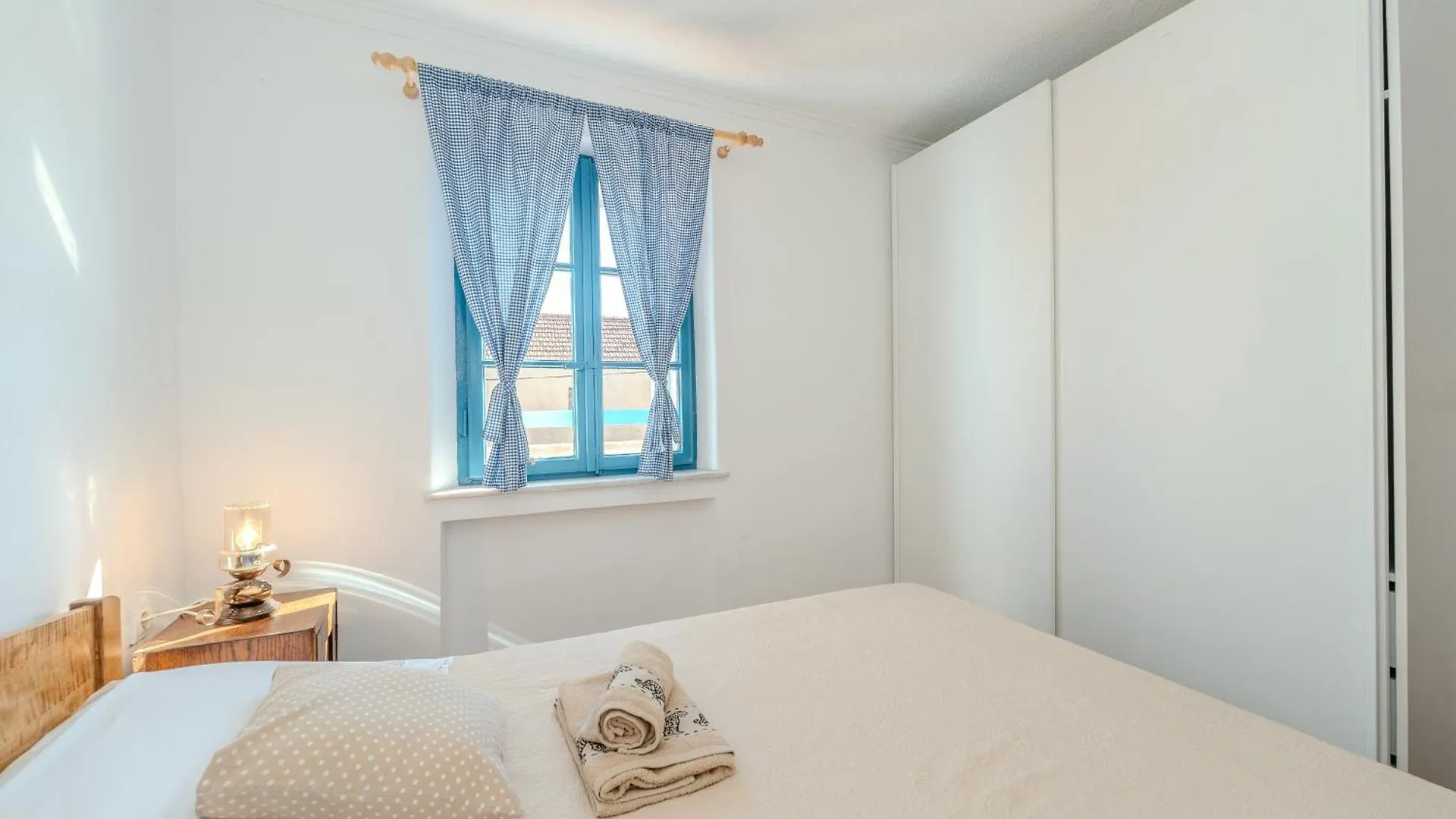 Holiday House Maja In Privlaka With Barbecue And Private Garden - By Ta Leut Agency Vikendica